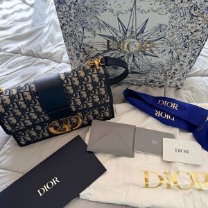 Dior 30 Montaigne Chain Bag
Blue Dior Oblique Jacquard
Reference: M9208UTZQ_M928